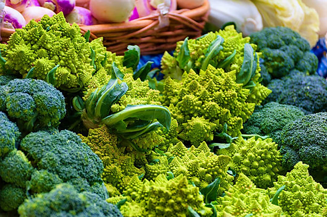 fresh broccoflower